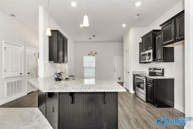 Photo - 283 Harold Murphy Dr