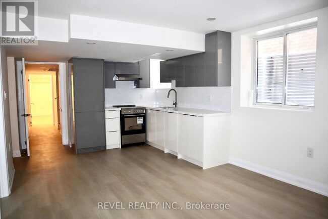 Photo - 1274 Sweetfern Cres