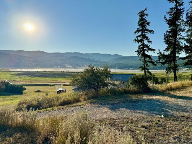Photo - Charming 2-Bedroom Log Cabin in Scenic Kil...