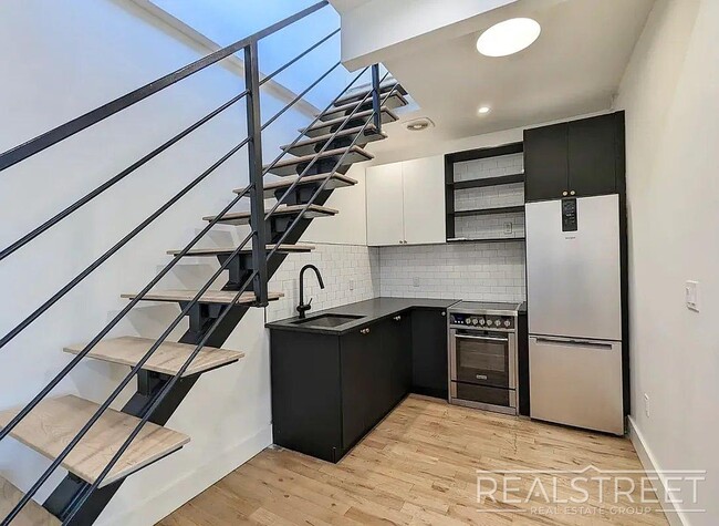 Building Photo - Brand New 3BR/2BA Duplex with Private Roof Terrace | Sunlit & Pet-Friendly