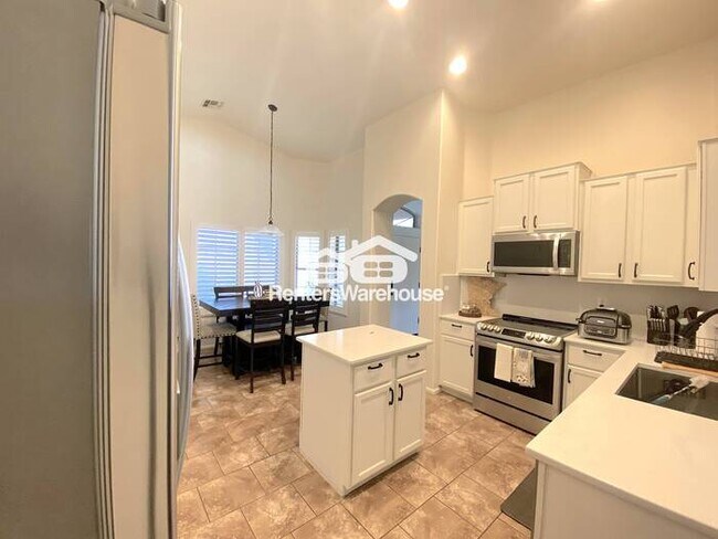 Photo - Sparkling Pool In Maricopa 3/2 Available Now!