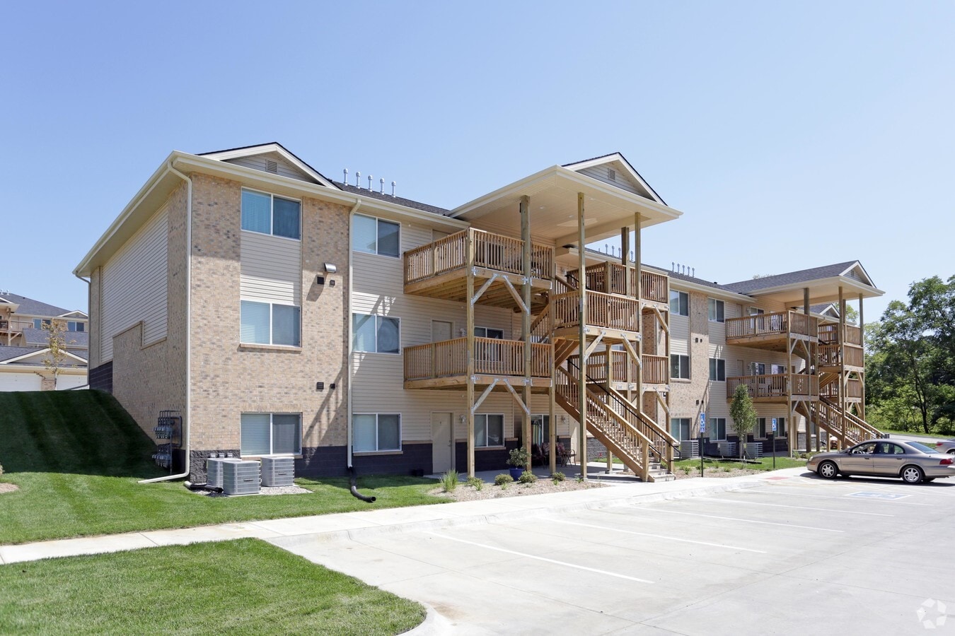 Chadwick Apartments - Chadwick Apartments