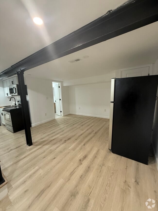 Building Photo - NE Washington DC Rental