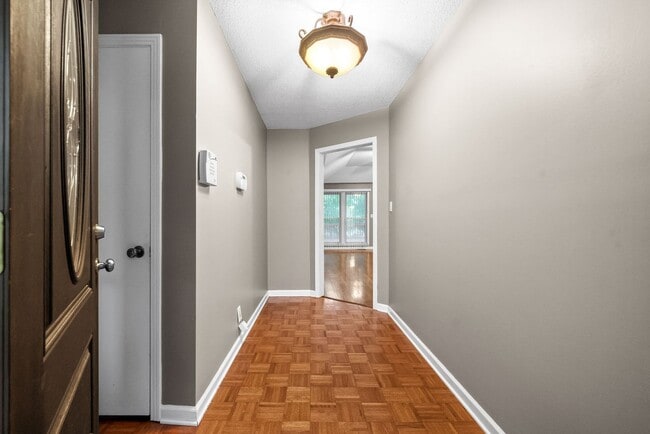Photo - 735 Cayce Dr