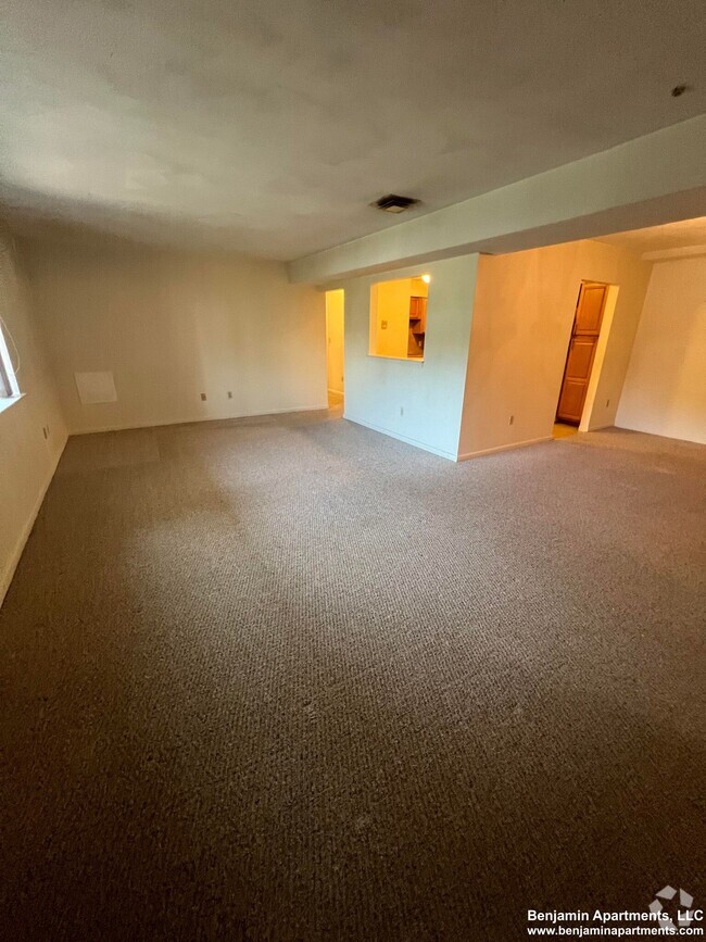 Building Photo - 5 April Ln Unit 11 Rental