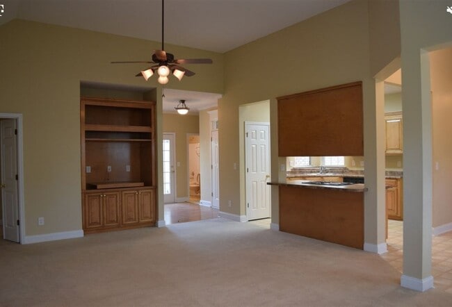 Photo - 203 Lancaster Ln