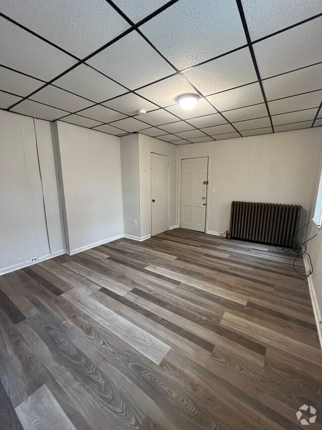 Building Photo - 136 E Walnut St Unit Apt 2