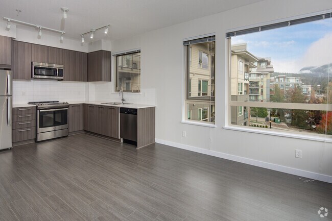 3BR, 2BA - 998SF