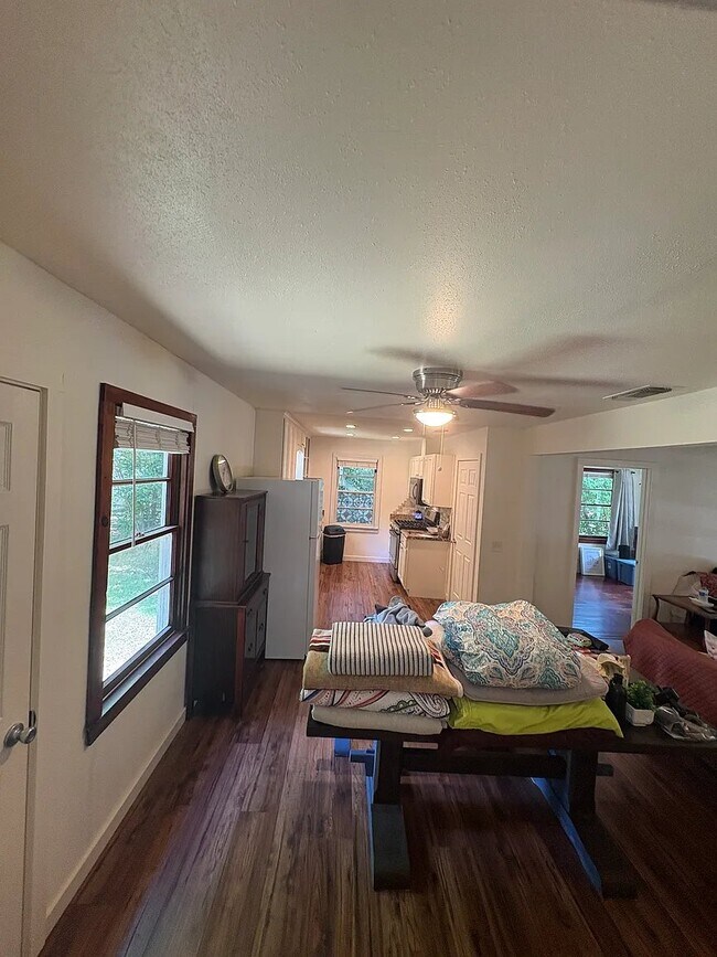 Photo - 512 W Main St