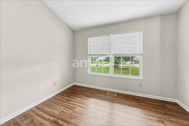 Photo - 3905 Little Creek Dr