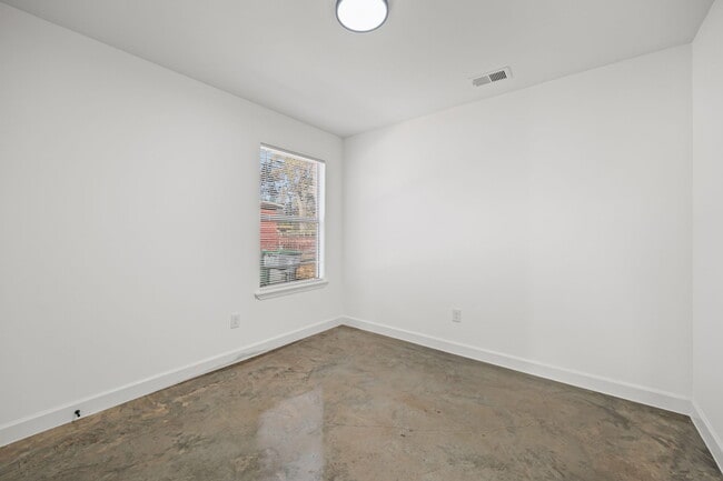 Photo - 2853-2855 CHOCTAW AVE