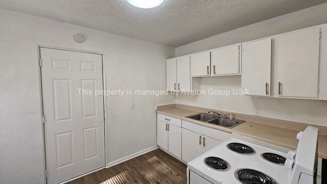 Photo - 743 Pippin St Unit 743