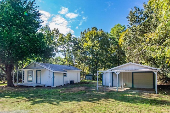 Photo - 2072 Fm House
