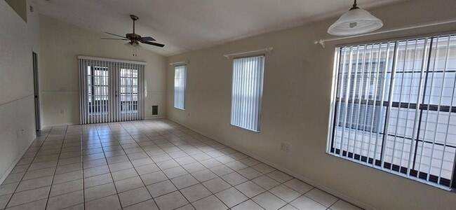 Photo - 2315 NE 40th Ave