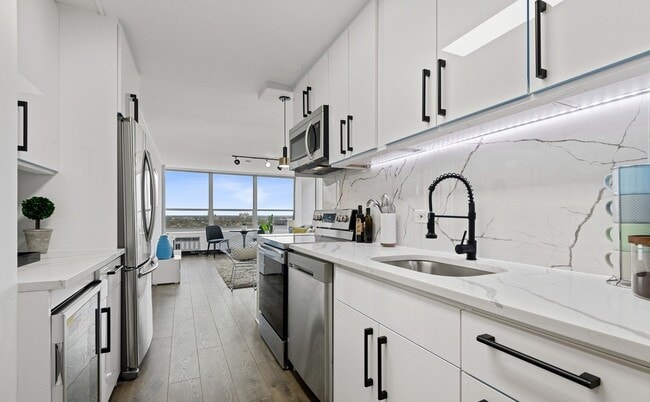 Photo - 3550 N Lake Shore Dr Unit 1813