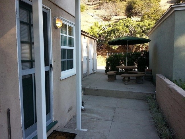 Photo - 1100 N Verdugo Rd