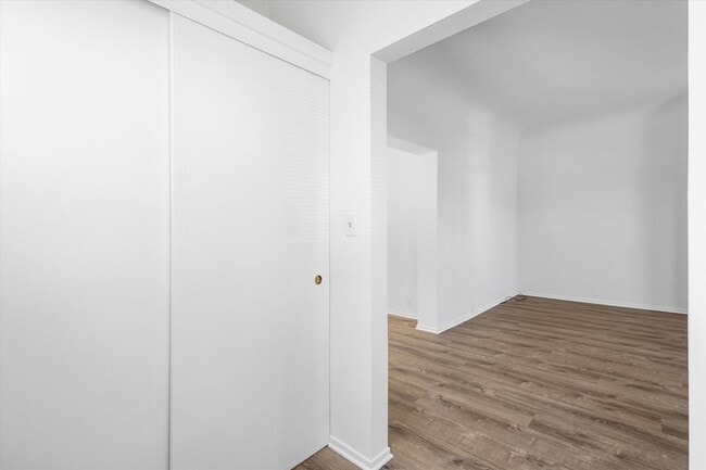 Photo - 1087 Park Ave Unit 1087 Park Ave