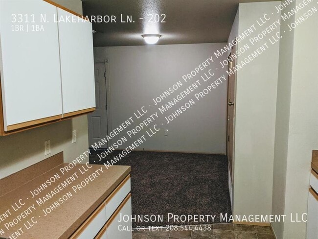 Photo - 3311 N Lakeharbor Ln Unit 202