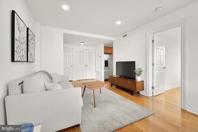 Photo - 1417 Newton St NW Unit 507