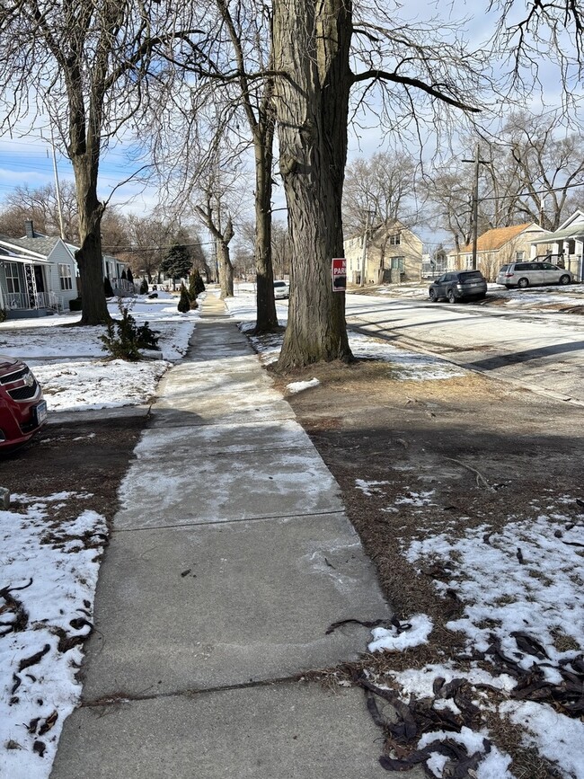 Photo - 713 E 144th St