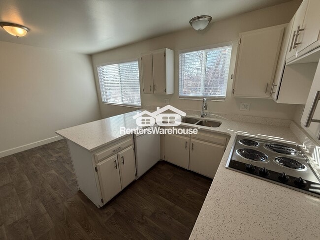 Photo - 661 Crystal Ave