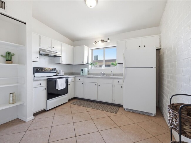 Photo - 1808 E Miles St