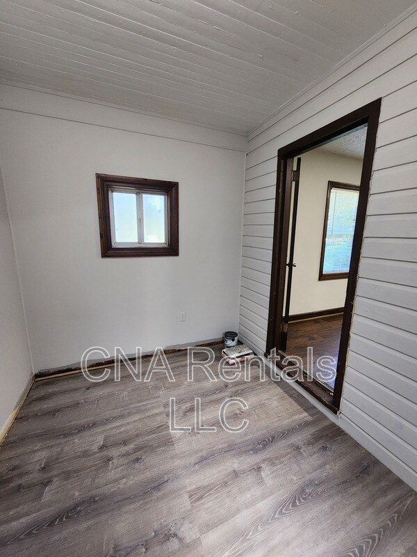 Photo - 104 E Acres Dr SE