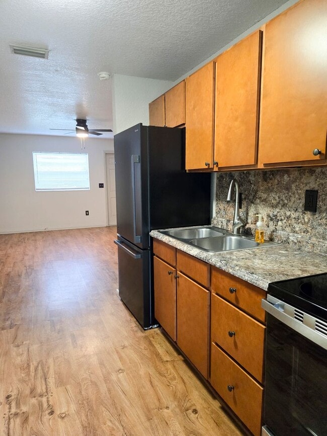 Photo - 1517 S Taylor Rd
