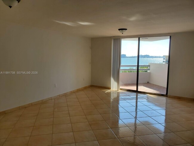 Photo - 555 NE 30th St Unit 502