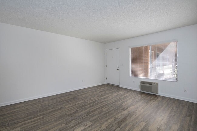 Trade Winds Apartments