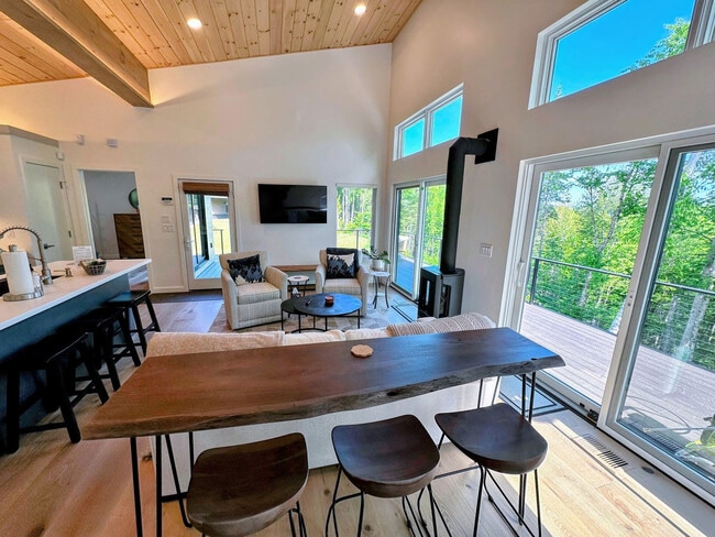 Building Photo - 43 Arrowhead Dr Unit ID1248106P Rental