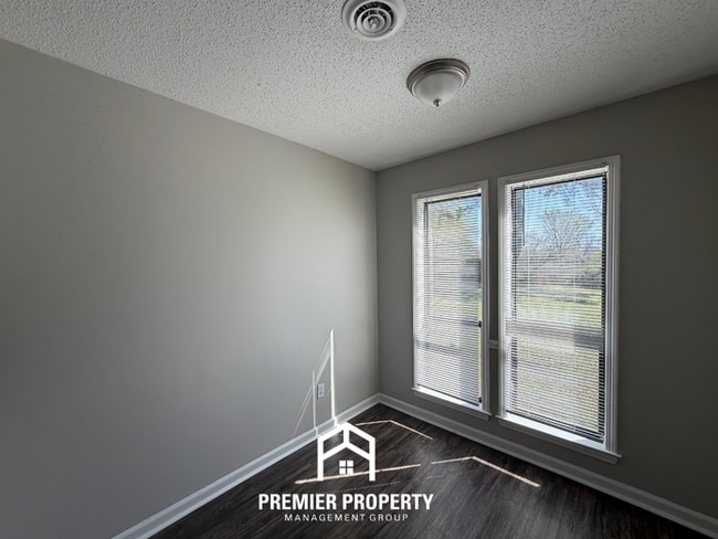 Photo - Charming 3BR Bartlett Home with Vaulted Ceilings, Fireplace & Fenced Yard