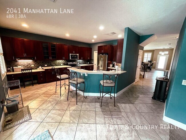 Photo - 2041 Manhattan Ln