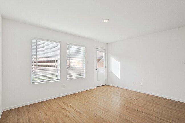 Photo - 4233 Belmont Dr