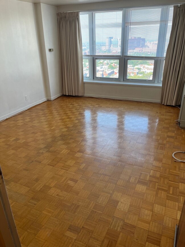 Building Photo - 224 W Rittenhouse Sq Unit 2715b