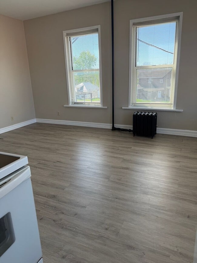 Photo - Karlton Apartments