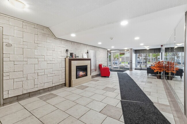 Photo - 155 Kent St Unit 405