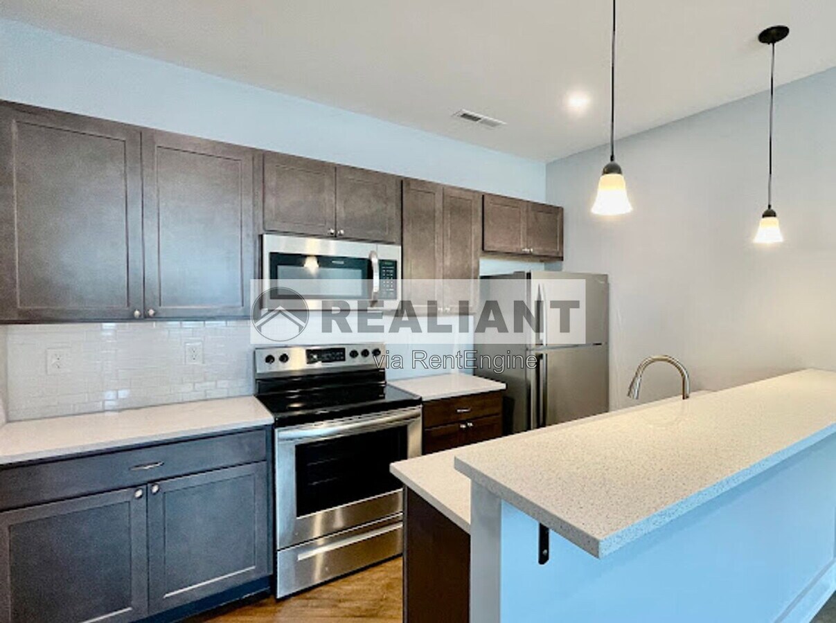 Photo - 811 Madison Ave Unit 100