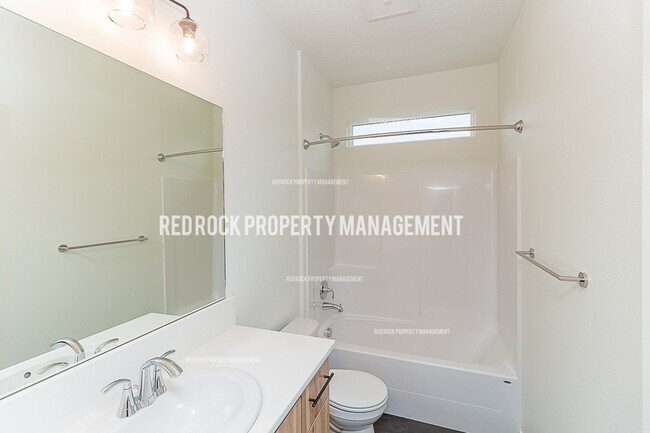 Photo - 710 S Crescent Ln