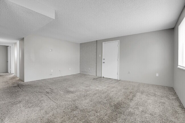 Photo - $1,700.00 - 3 Bedrooms, 2 Bathrooms, Condo... Unit 8