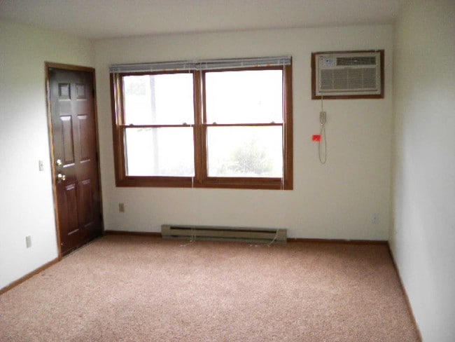 Sarah Lane Court