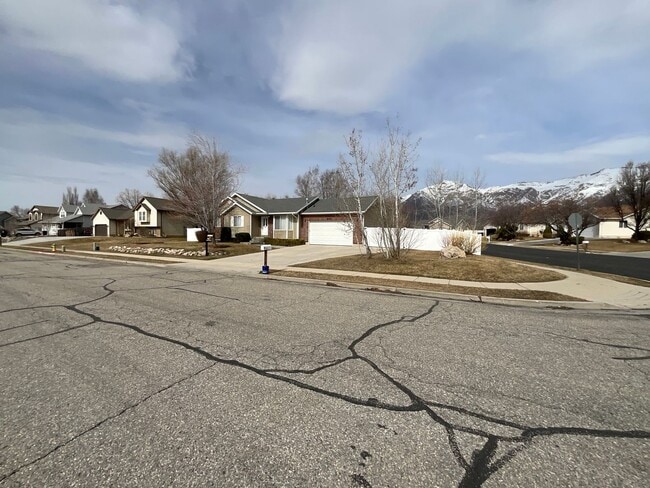 842 E 1850 N
