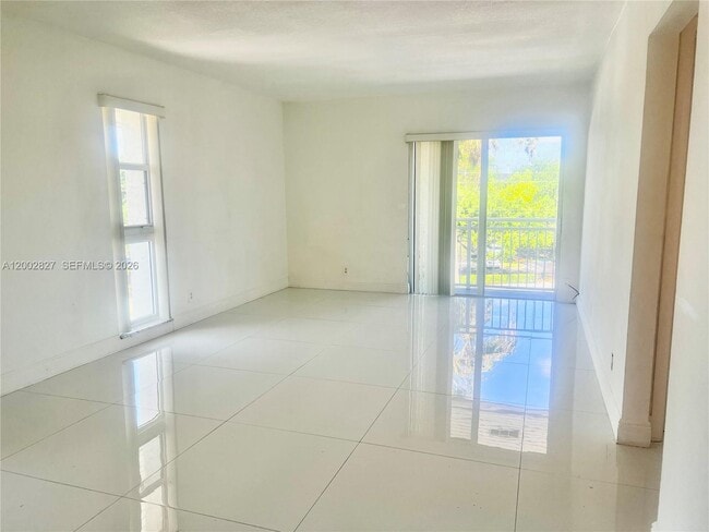 Building Photo - 405 S Pine Island Rd Unit 403D