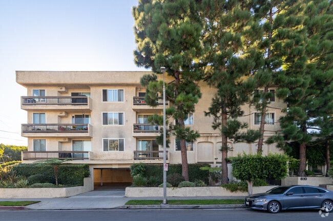 Photo - 8110 Redlands St