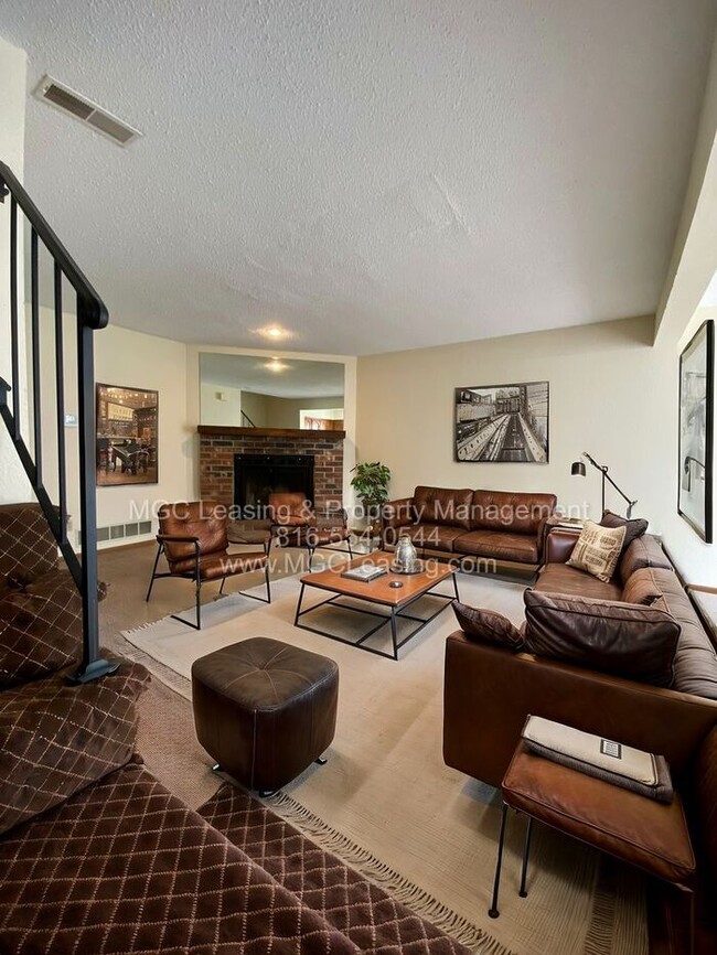 Open-concept townhome in Lee's Summit, MO ... - Open-concept townhome in Lee's Summit, MO ...