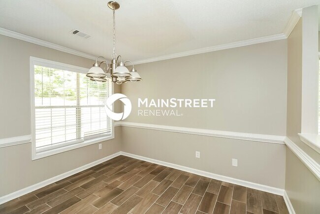 Photo - 3 Bedroom Pet-Friendly Home in Jonesboro, GA with Main Street Renewal