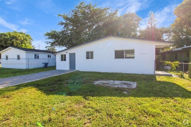 Building Photo - 5510 NW 30th Ave Rental