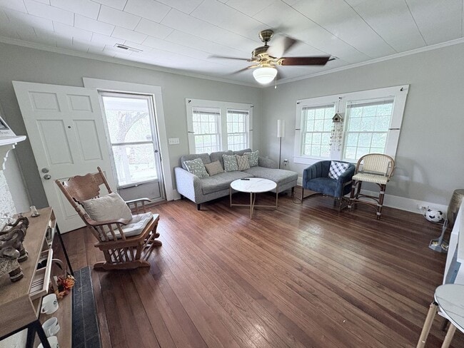 Photo - 102 Old Central Rd