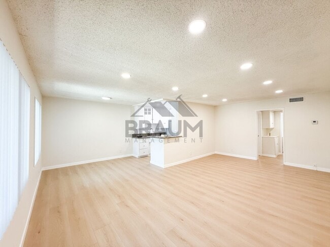 Photo - 6041 Whitsett Ave Unidad 103