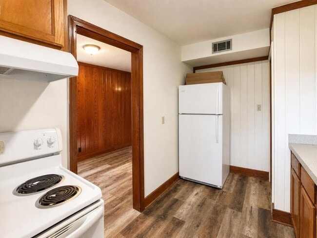 330 Michael Cir